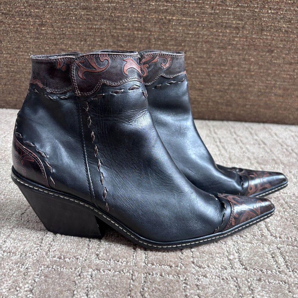 Donald Pliner Leather Patterned Western Boots Womens 8M Black Couture Collection